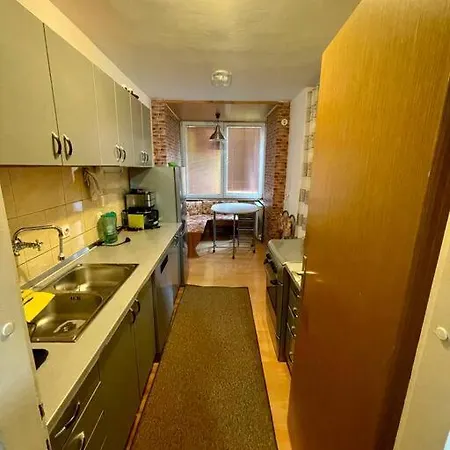 Airport 1 Apartment *